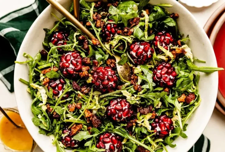طرز تهیه انواع سالاد انار؛ 5 رسپی از ساده تا رژیمی