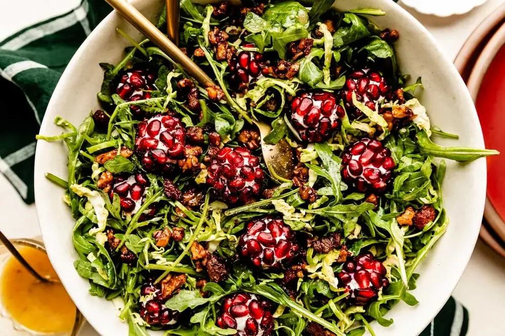 طرز تهیه انواع سالاد انار؛ 5 رسپی از ساده تا رژیمی