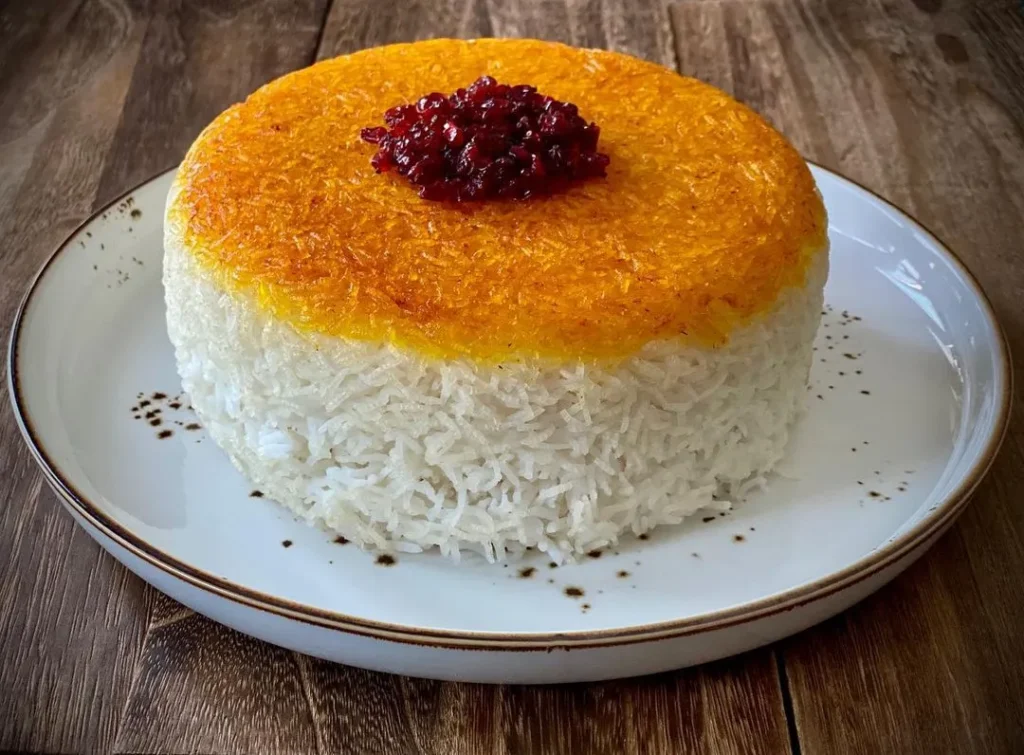مراحل تهیه ته دیگ زعفرانی