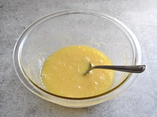 طرز تهیه کیک فنجانی با استفاده از فر یا مایکروفر