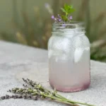 موهیتو اسطوخودوس و لیمو، یک نوشیدنی سالم آرامبخش و خنک